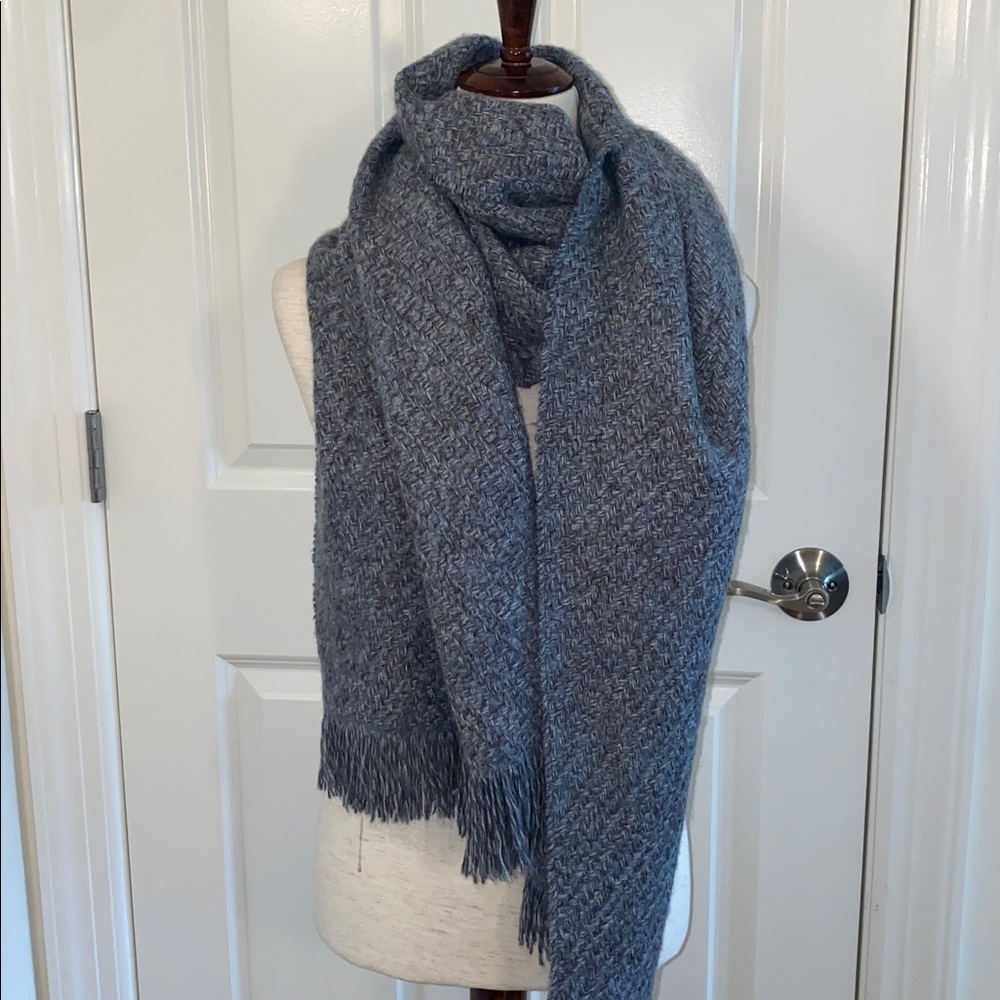 Pretty Persuasions Gray Wrap - image 8